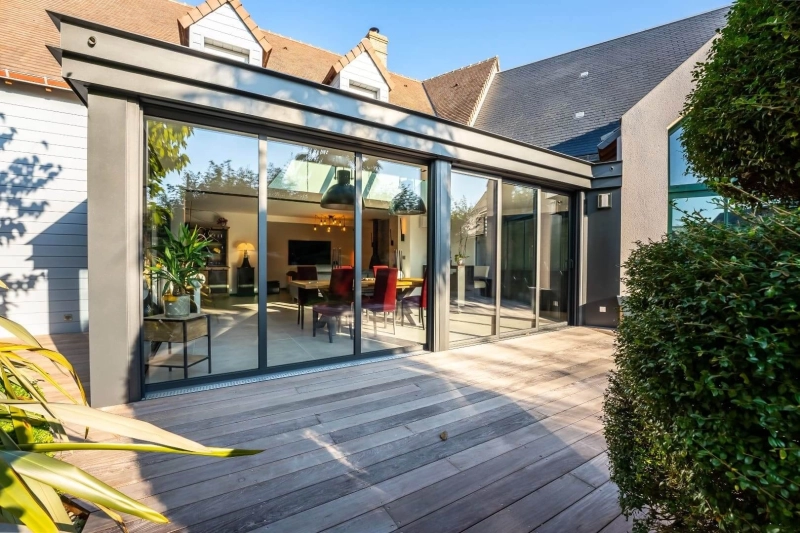 L’Extension à Toiture Terrasse : Une Nouvelle Pièce à Vivre, Moderne et Lumineuse